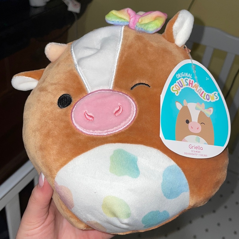 Griella the Cow Squishmallow